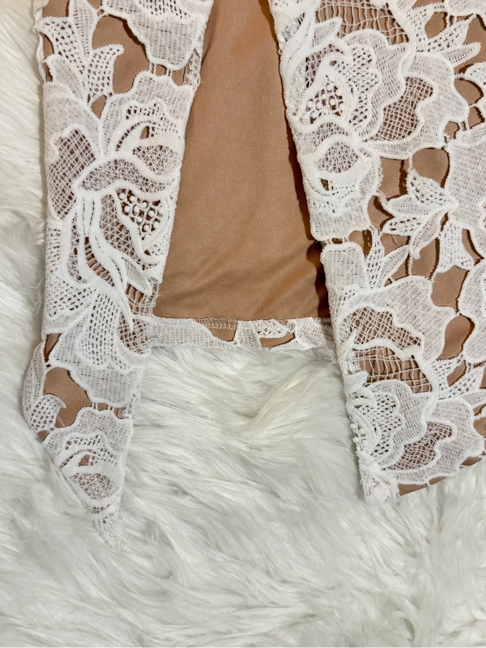Showpo Lace To Lace Strapless White Lace Midi Dress NWT Size 6 - Picture 4 of 16